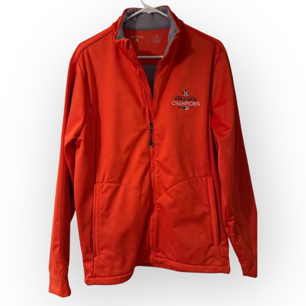 Men’s M Astros 2017 champs soft shell zip up jacket. Antigua brand